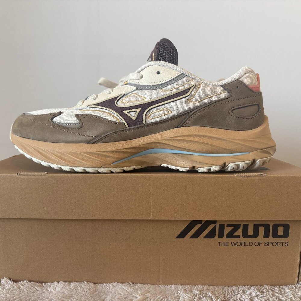 Mizuno Sportstyle Wave Rider B Sneakers - Beige/Brown/Pink - Sz 9